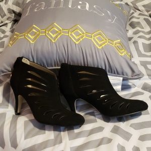 Adrienne Vittadini Shoes